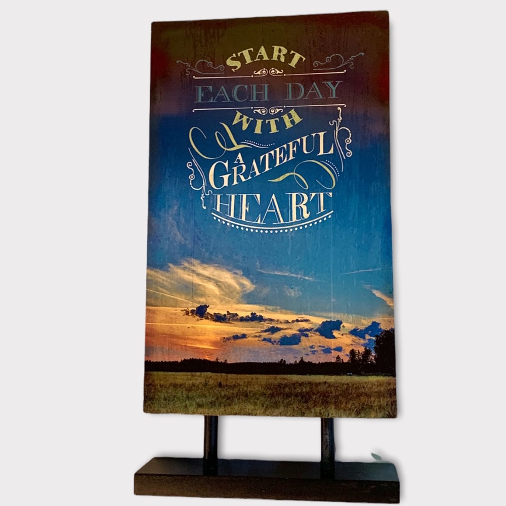 GIFT CRAFT “Start each day with a grateful heart” on canvas stand.